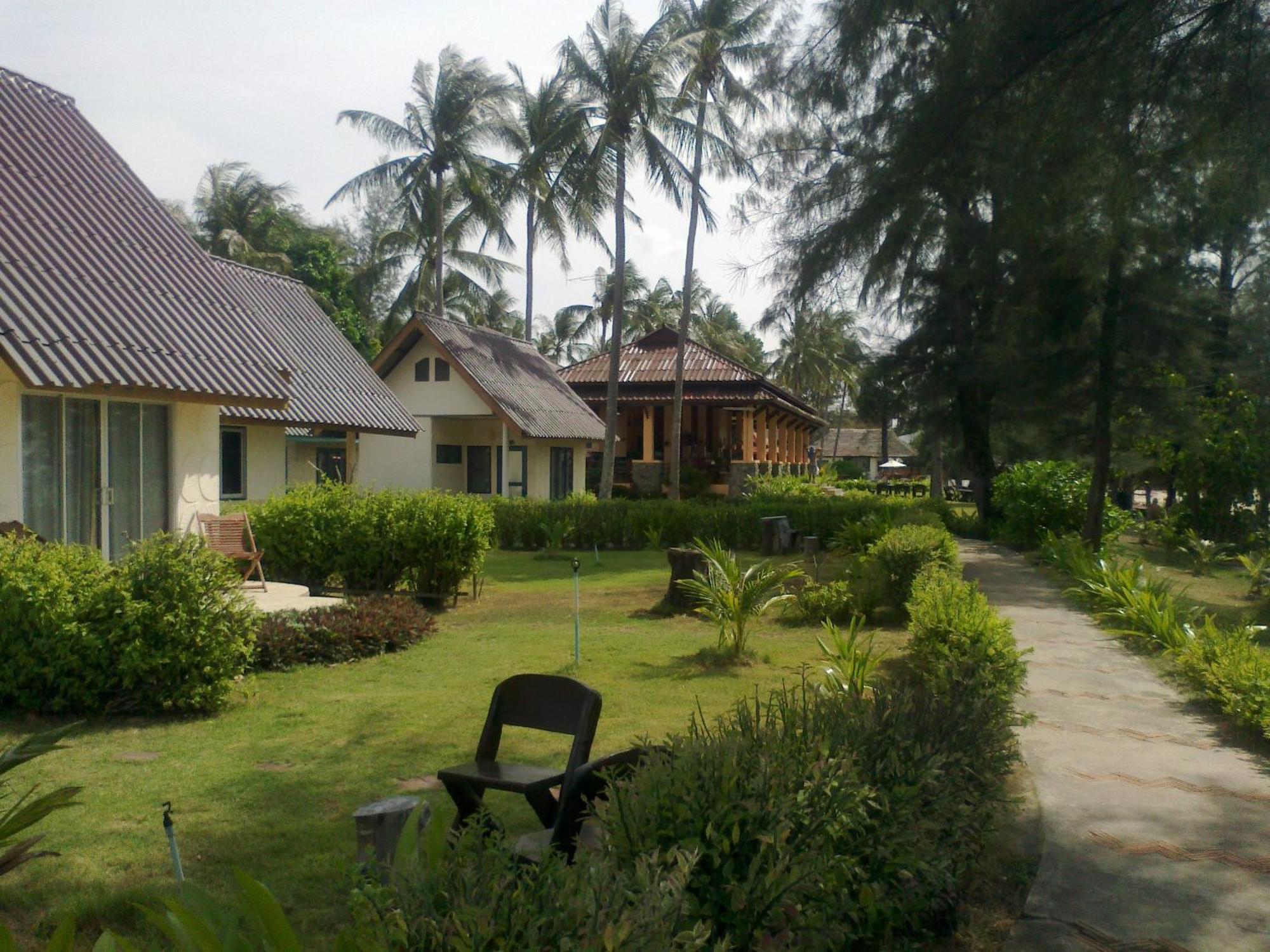 美好时光兰塔海滩度假村【Sha】 Ko Lanta 外观 照片